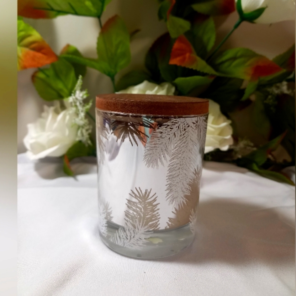Thymes Heritage Pine Needle Frasier Fir Candle ( 5 oz )
